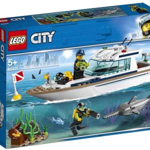 LEGO City,Yacht per Immersioni Subacquee, con Minifigure dei Sub, Creature Marine e Pescespada, Set per Bambini dai 5 Anni in su, 60221