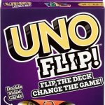 UNO FLIP! Das legendäre Kartenspiel für die ganze Familie, in einer neuen elektrisierenden Variante, mit doppelseitigem Deck und einer speziellen FLIP-Karte