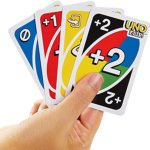 UNO FLIP! Das legendäre Kartenspiel für die ganze Familie, in einer neuen elektrisierenden Variante, mit doppelseitigem Deck und einer speziellen FLIP-Karte